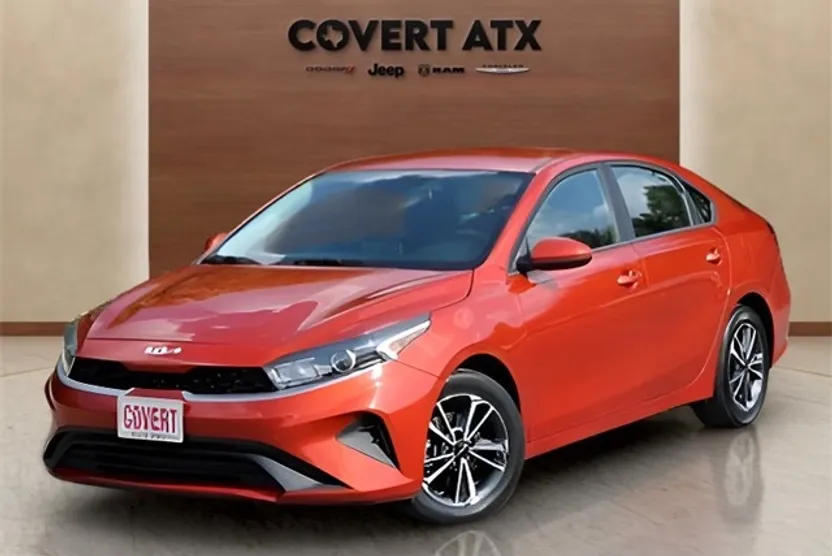 2023 Kia Forte LXS photo 1