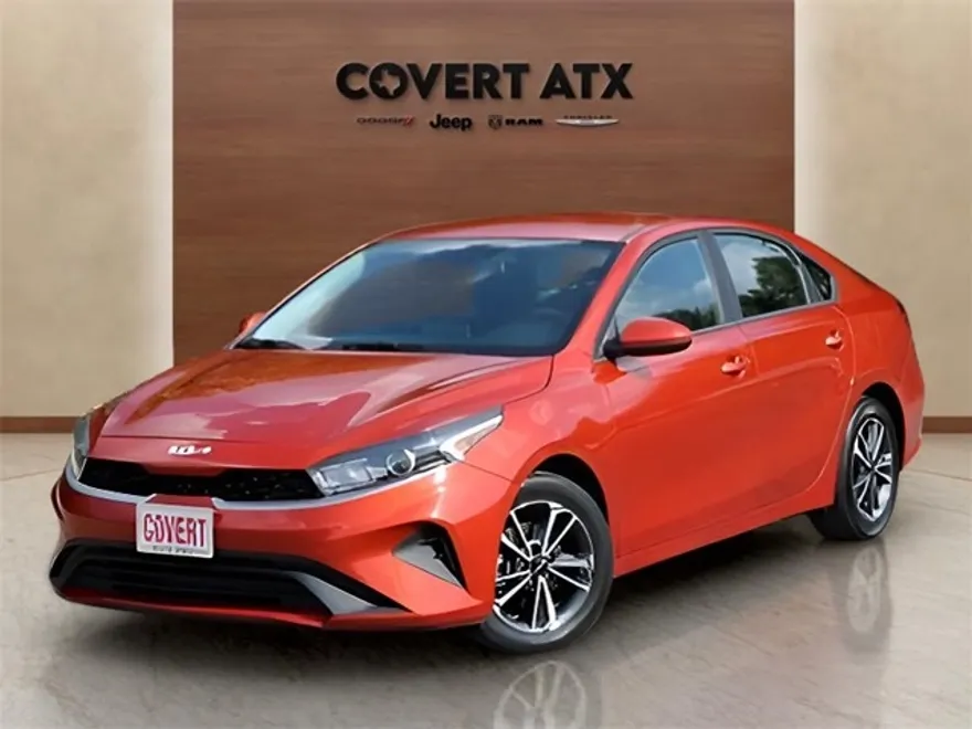 2023 Kia Forte LXS photo 1