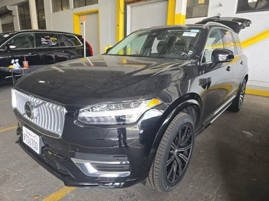 2025 Volvo XC90 Plus photo 1
