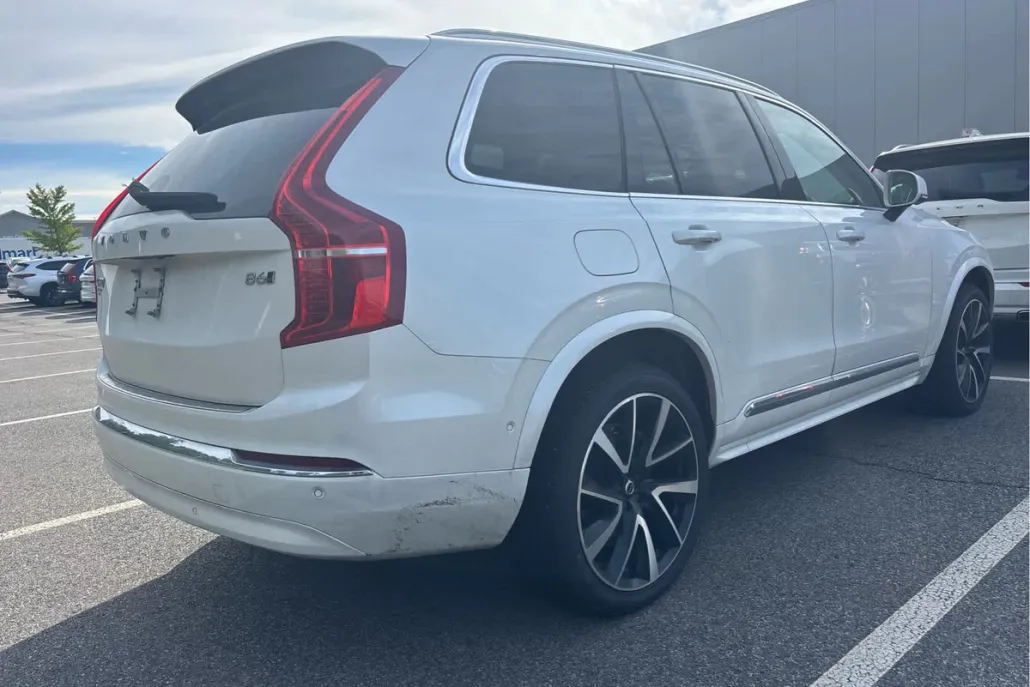 2023 Volvo XC90 AWD Plus photo 1