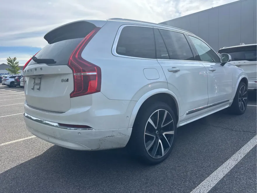 2023 Volvo XC90 AWD Plus photo 1