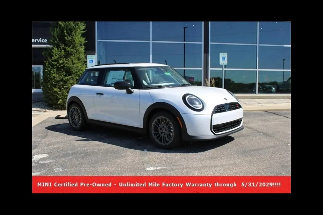 2025 Mini Cooper 2 Door Hardtop Signature photo 1