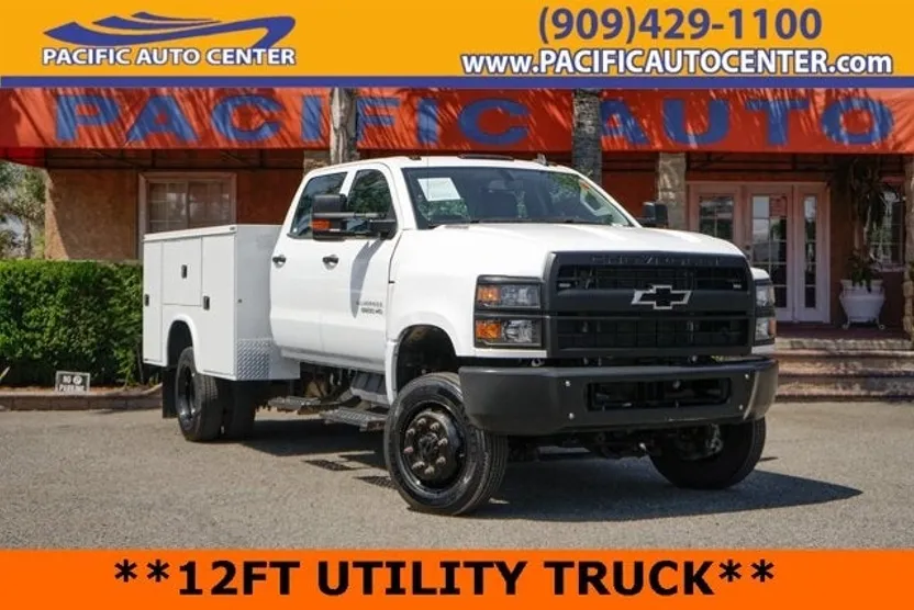 2022 Chevrolet Silverado 5500HD Work Truck photo 1
