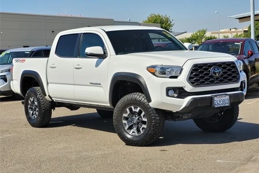 2023 Toyota Tacoma TRD V6 photo 1