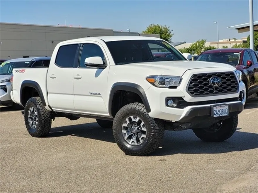 2023 Toyota Tacoma TRD V6 photo 1