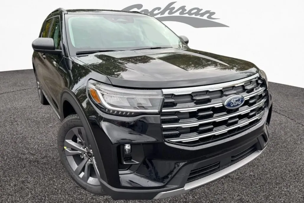 2025 Ford Explorer photo 1