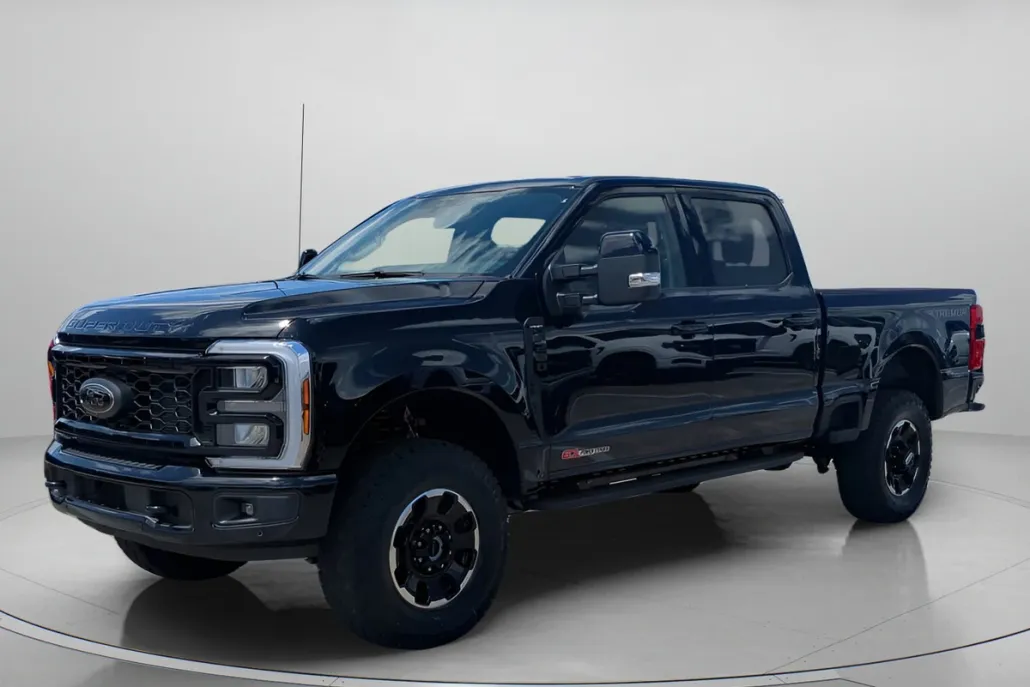2025 Ford F-250 Lariat photo 1
