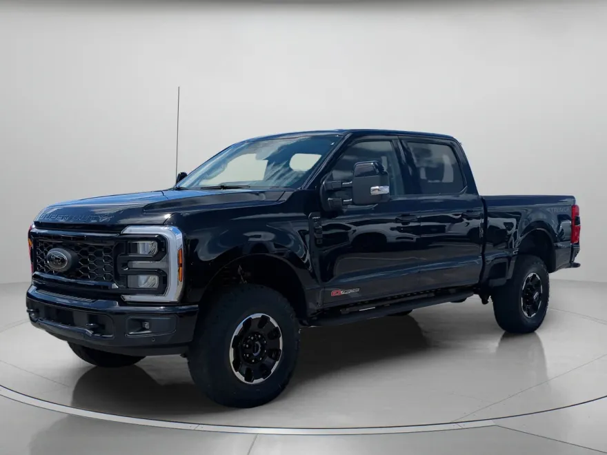 2025 Ford F-250 Lariat photo 1