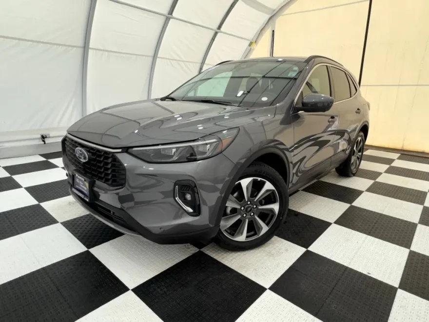 2023 Ford Escape Platinum photo 1