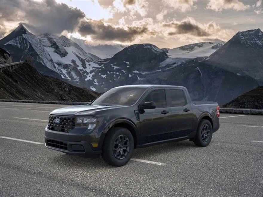 2025 Ford Maverick XLT photo 1