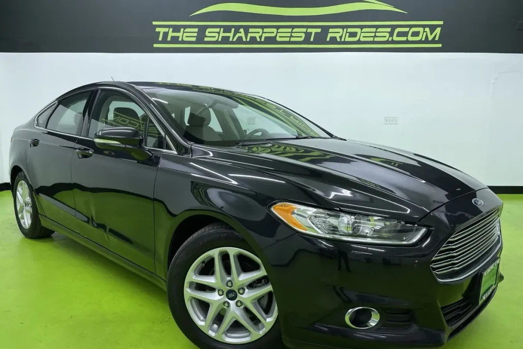 2015 Ford Fusion SE photo 1