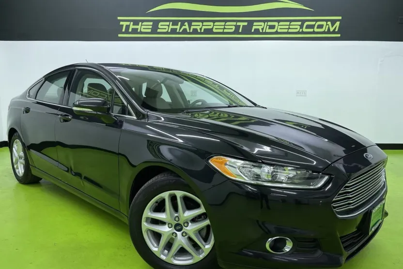 2015 Ford Fusion SE photo 1