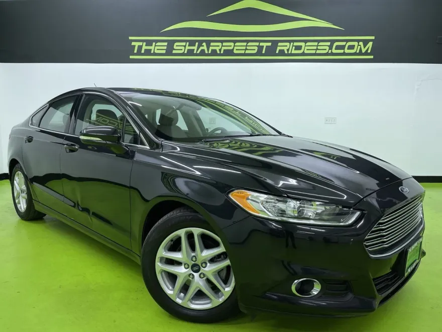 2015 Ford Fusion SE photo 1