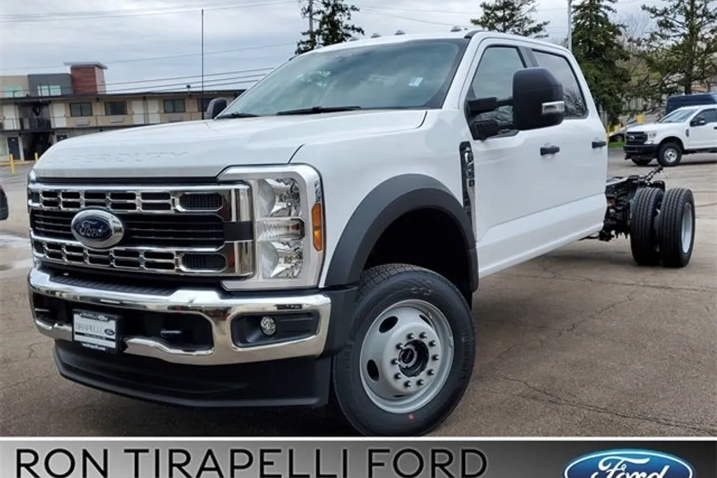 2025 Ford F-450 photo 1