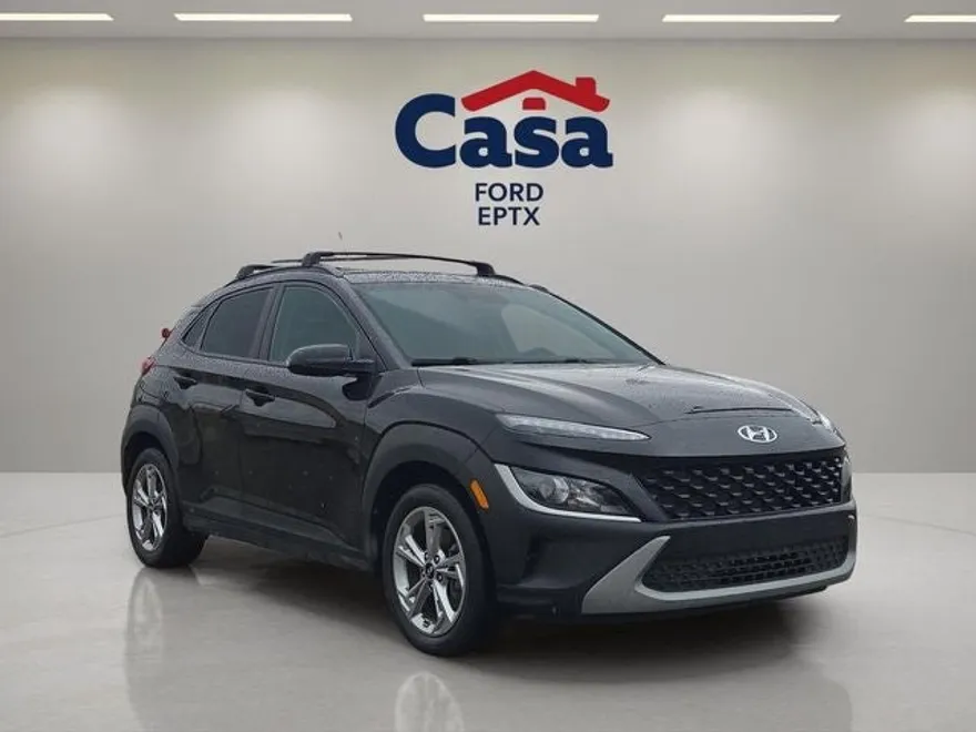 2022 Hyundai Kona SEL photo 1
