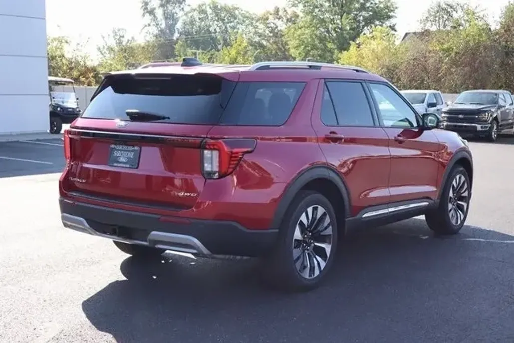 2025 Ford Explorer Platinum photo 1