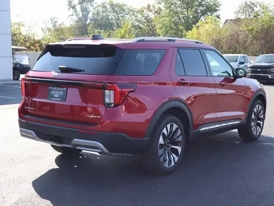 2025 Ford Explorer Platinum photo 1