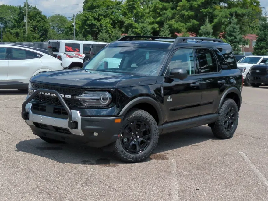 2025 Ford Bronco Sport Outer Banks photo 1