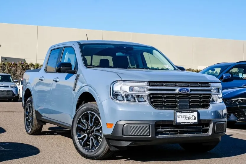 2024 Ford Maverick Lariat photo 1