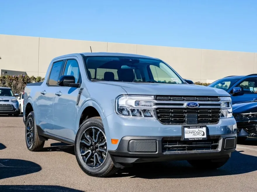 2024 Ford Maverick Lariat photo 1