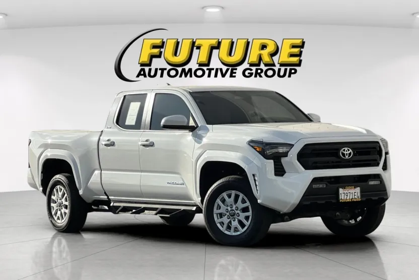 2025 Toyota Tacoma photo 1