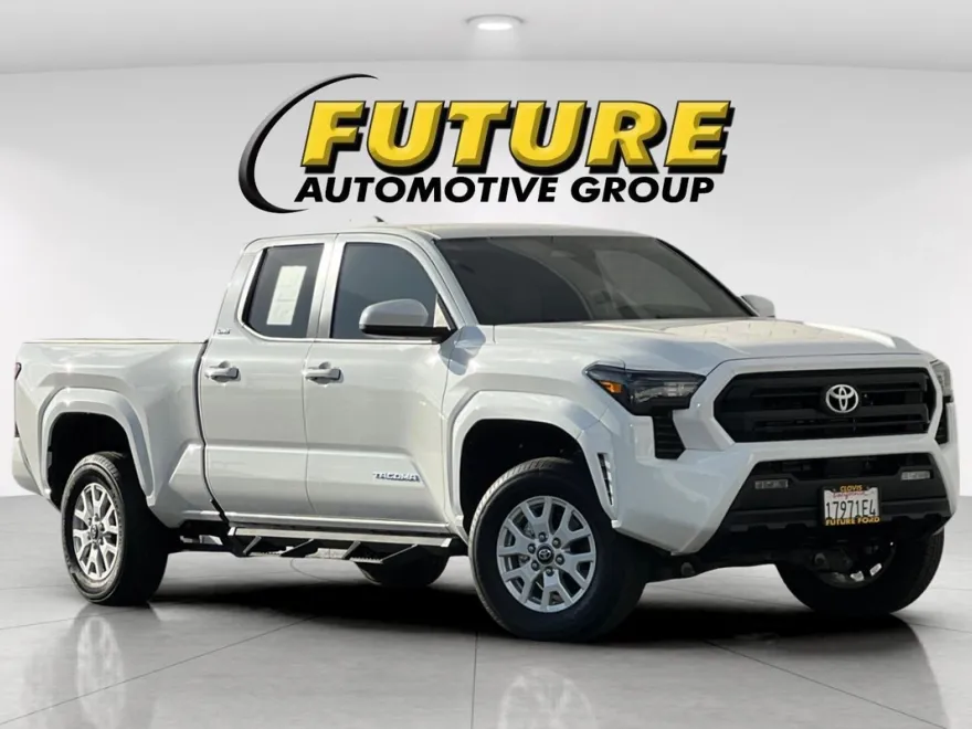 2025 Toyota Tacoma photo 1