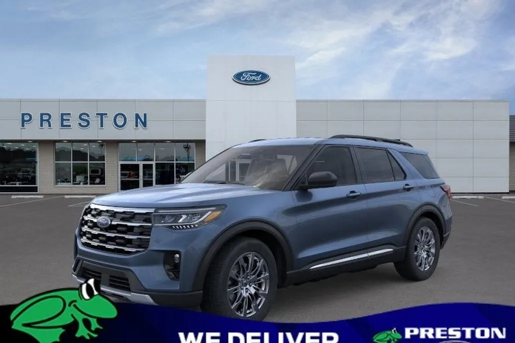 2025 Ford Explorer photo 1