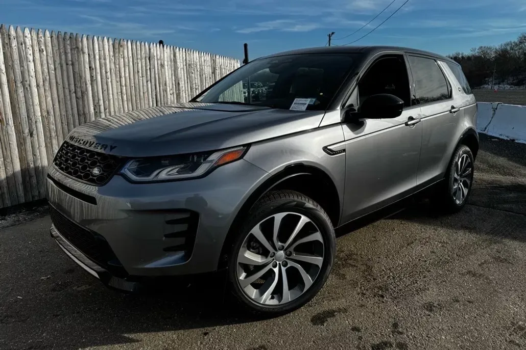 2025 Land Rover Discovery Sport Dynamic SE photo 1