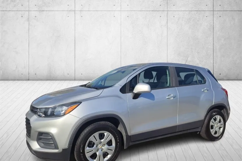 2018 Chevrolet Trax LS photo 1