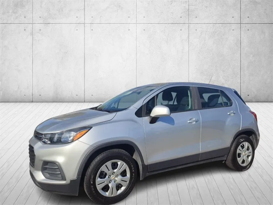 2018 Chevrolet Trax LS photo 1