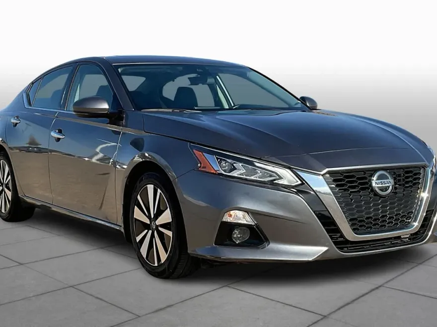 2022 Nissan Altima 2.5 SL photo 1