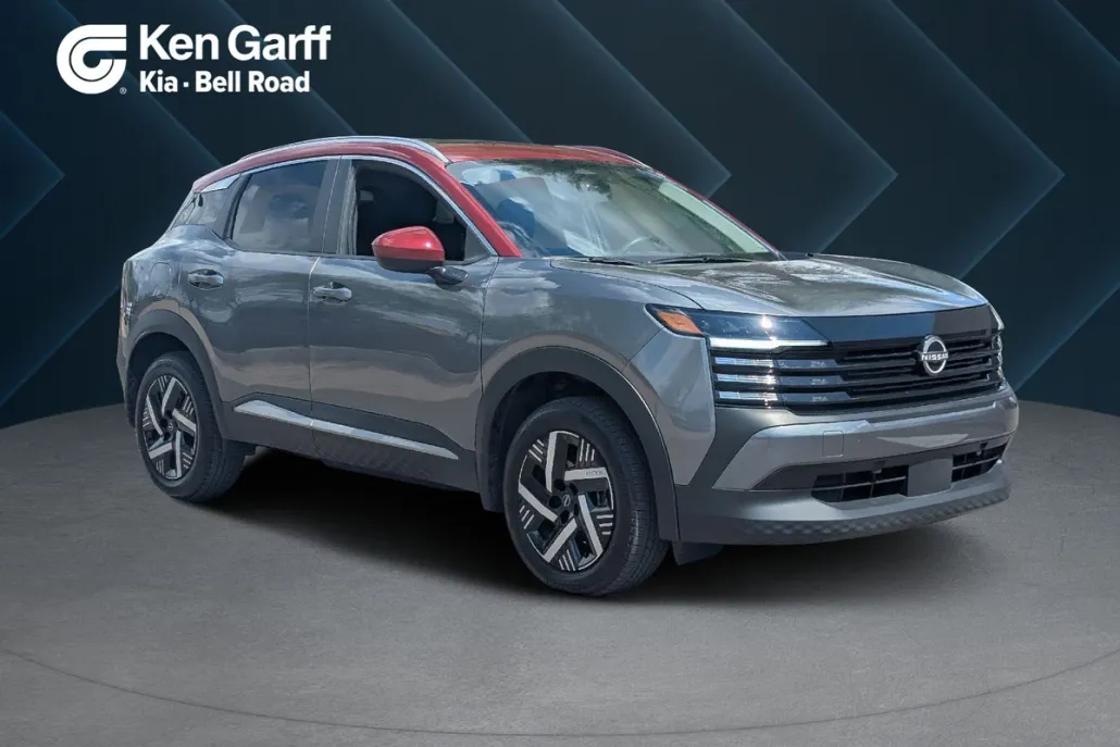 2025 Nissan Kicks SV photo 1