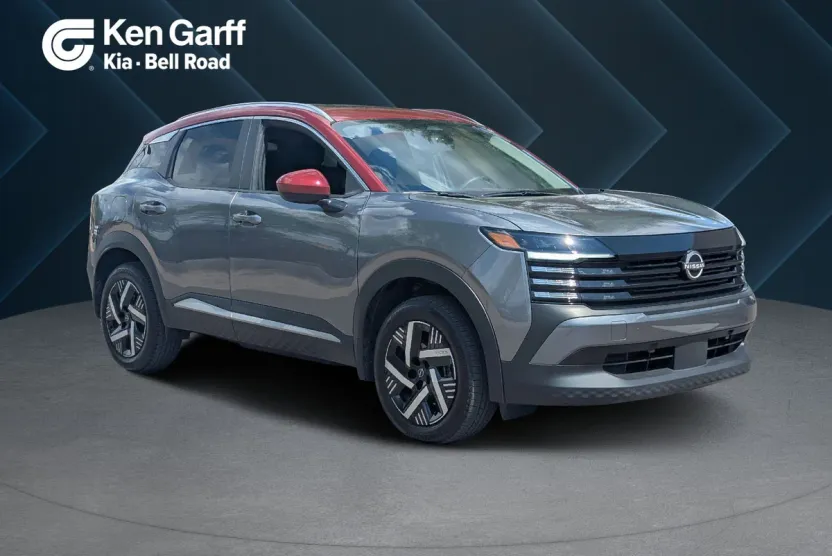 2025 Nissan Kicks SV photo 1