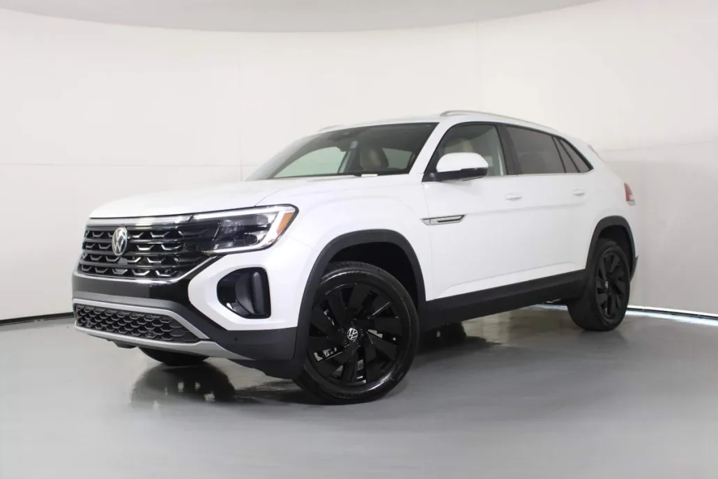 2026 Volkswagen Atlas Cross Sport SE Technology photo 1