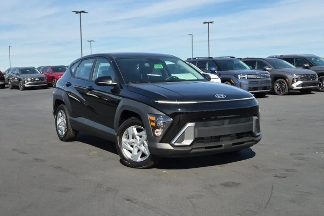 2026 Hyundai Kona SE photo 1