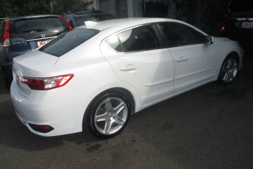 2016 Acura ILX Plus photo 1