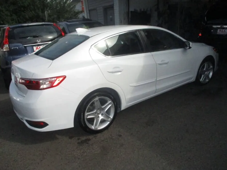 2016 Acura ILX Plus photo 1