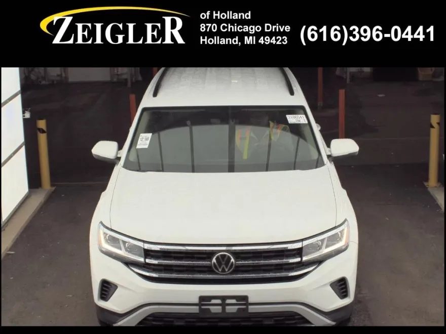 2022 Volkswagen Atlas SE photo 1
