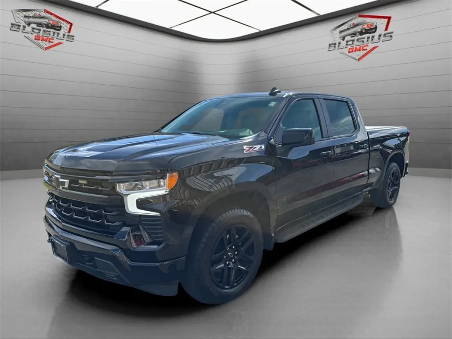2022 Chevrolet Silverado 1500 RST photo 1