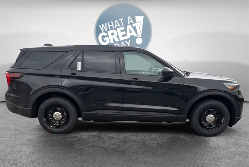 2025 Ford Explorer photo 1