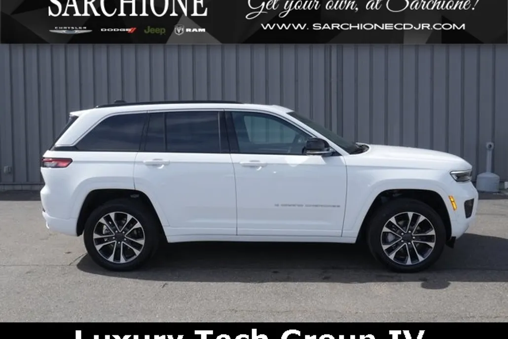 2025 Jeep Grand Cherokee Overland photo 1