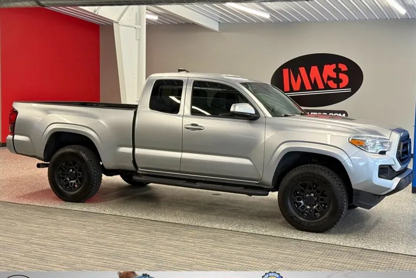 2022 Toyota Tacoma SR V6 photo 1