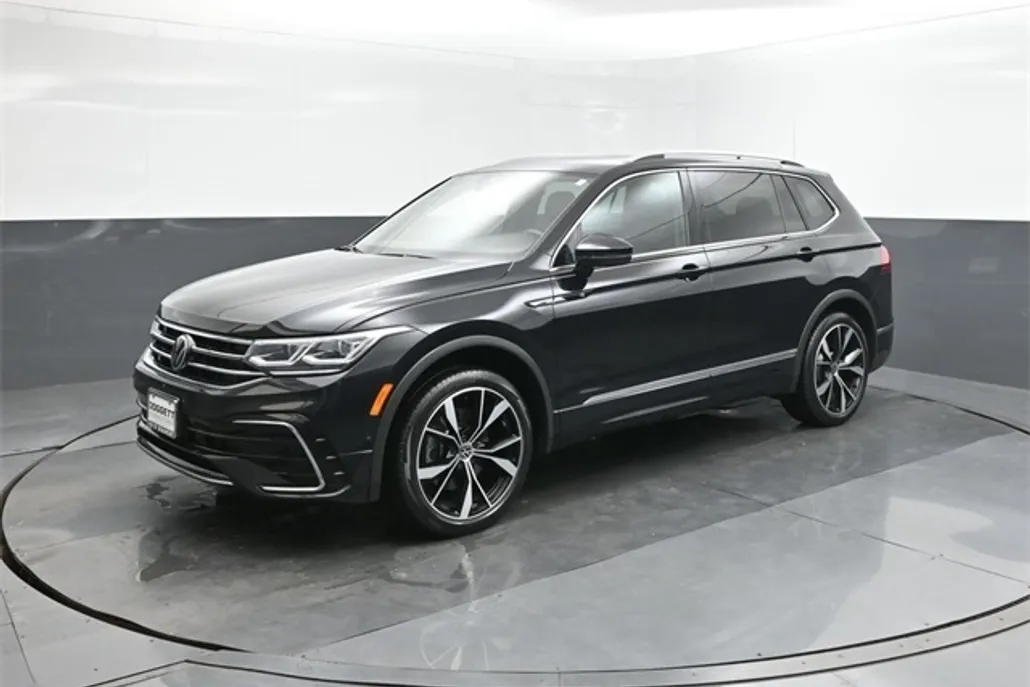 2022 Volkswagen Tiguan SEL Premium R-Line photo 1