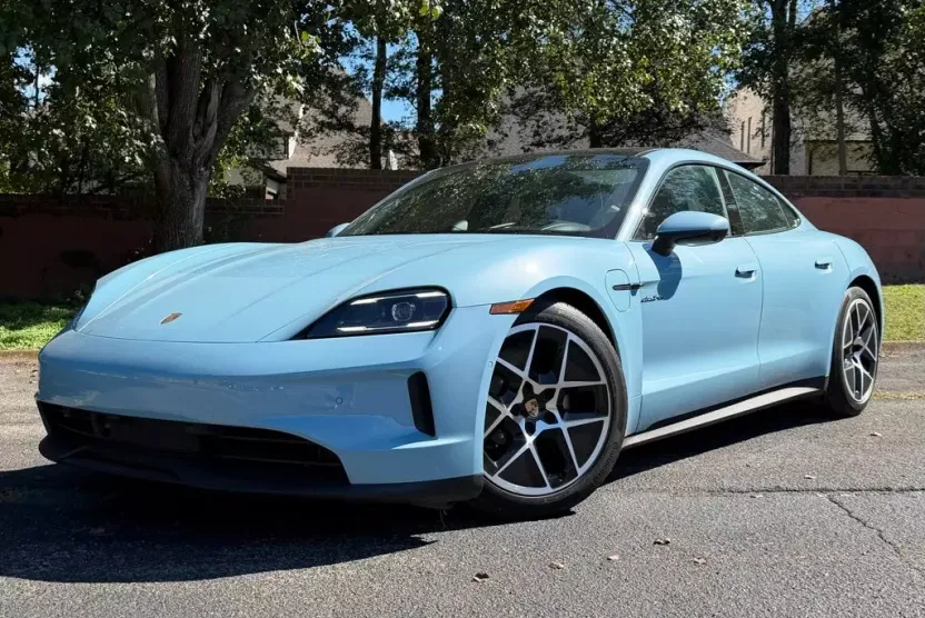 2025 Porsche Taycan 4S photo 1