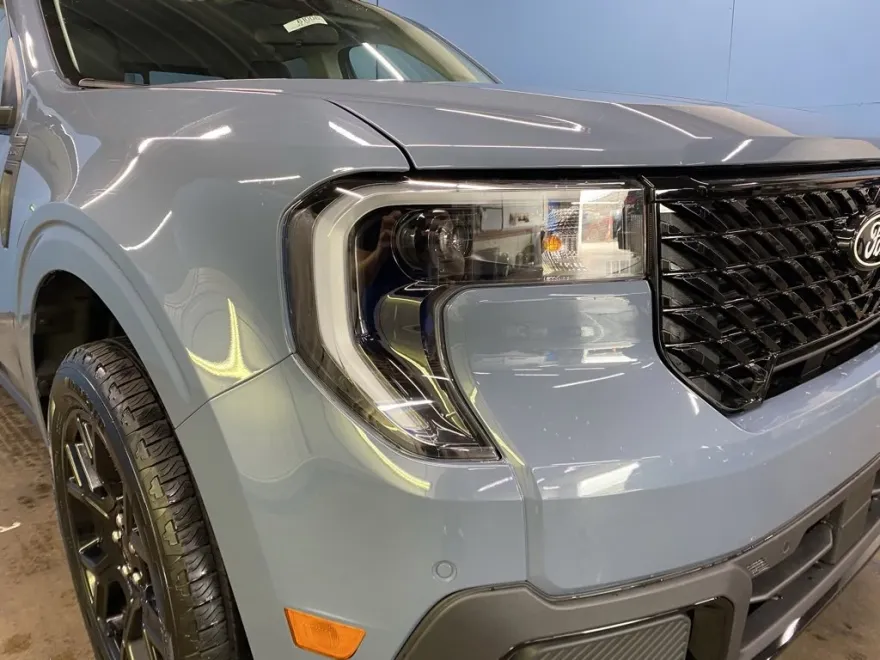 2025 Ford Maverick Lariat photo 1