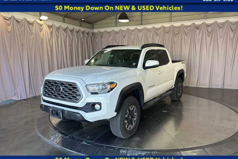 2023 Toyota Tacoma TRD V6 photo 1