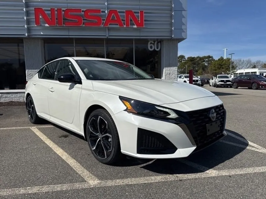 2025 Nissan Altima 2.5 SR photo 1