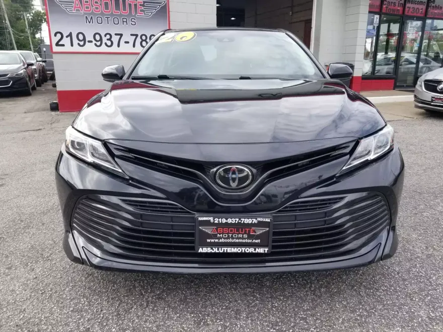 2020 Toyota Camry LE photo 1