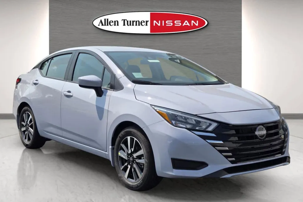 2025 Nissan Versa SV photo 1