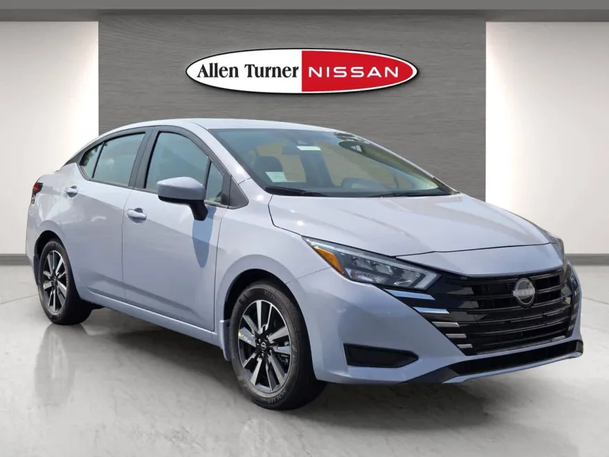 2025 Nissan Versa SV photo 1